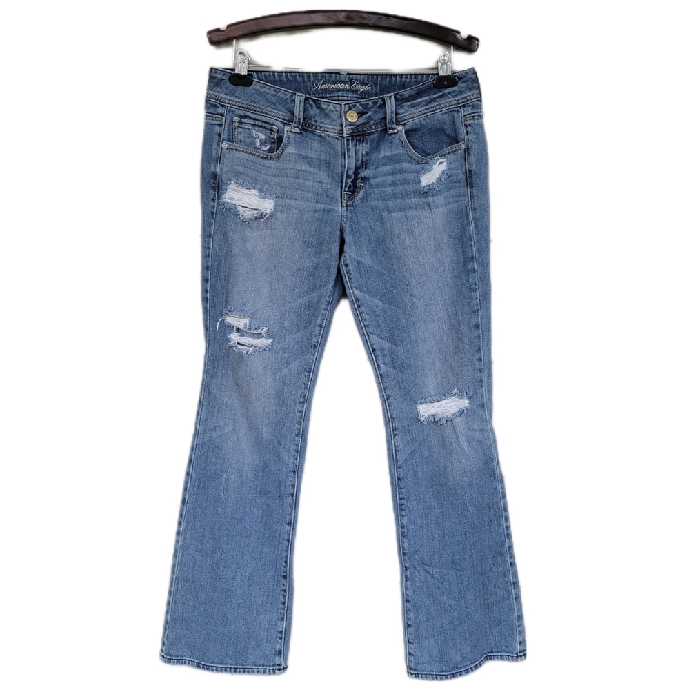 American Eagle Low Rise Distressed Boot Cut Light Wash Jeans sz 10